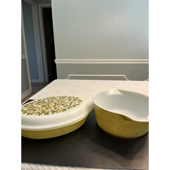 3pc- Vtg Pyrex 1-1/2qt Divided Casserole w/Lid & 2 1/2qt Casserole Dish Ovenware - Picture 1 of 12